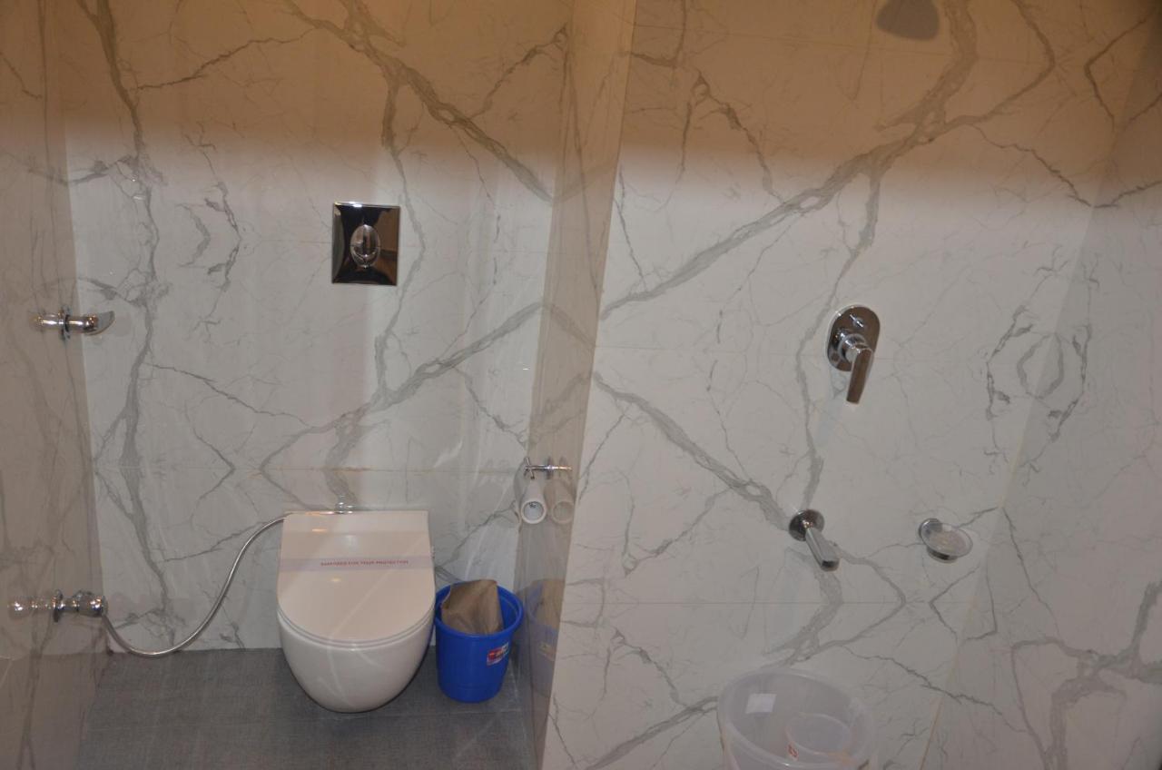 Hotel Krishna Katra  Ngoại thất bức ảnh