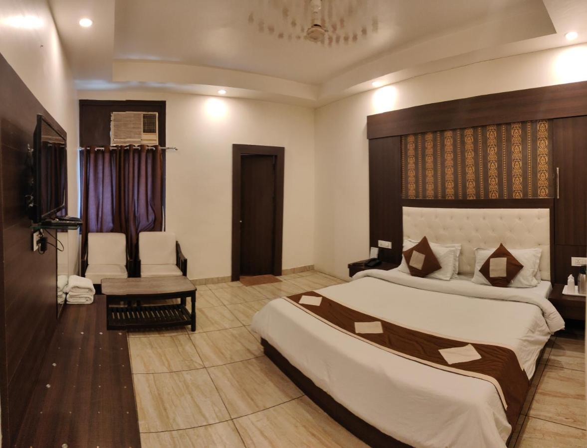 Hotel Krishna Katra  Ngoại thất bức ảnh