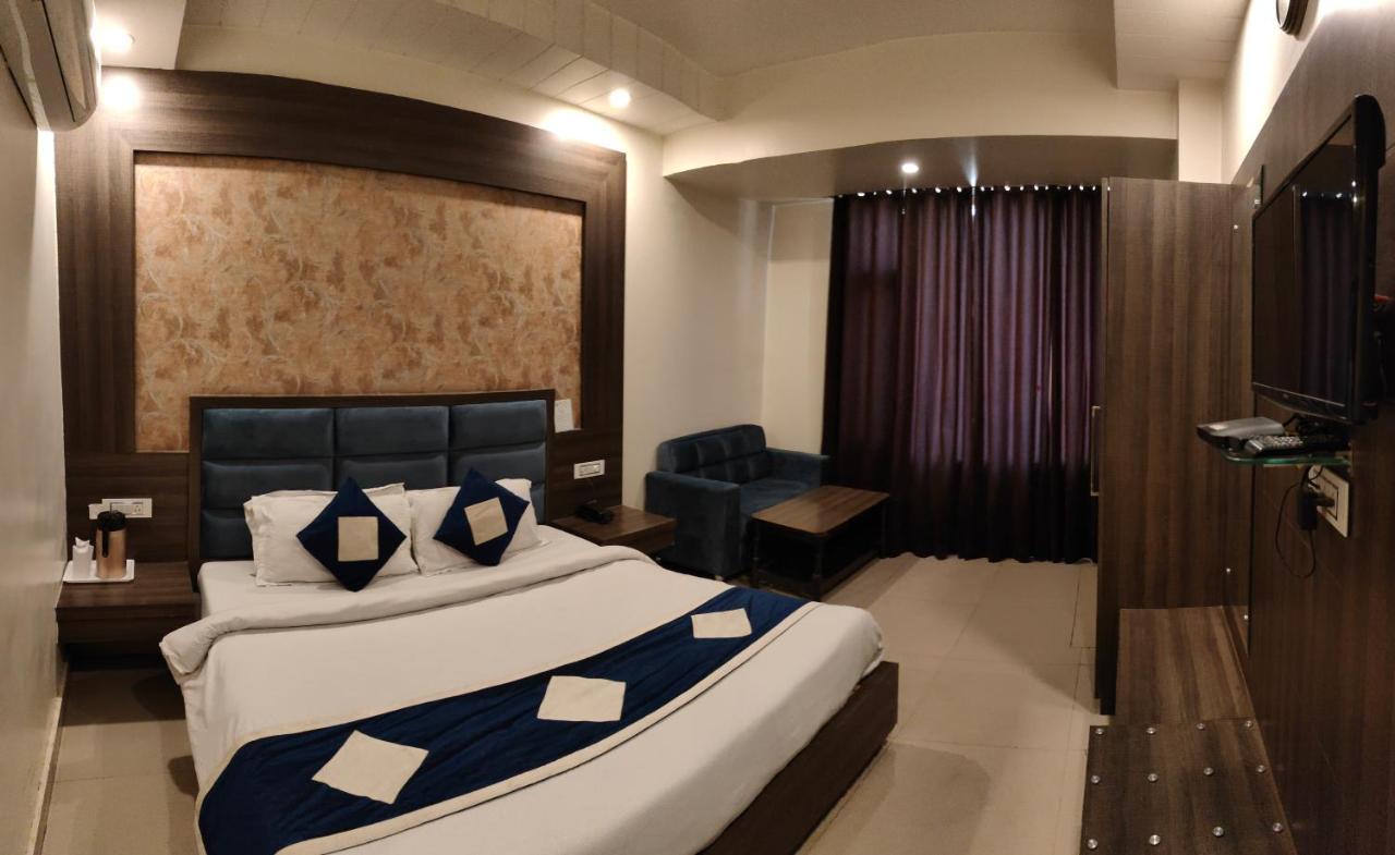 Hotel Krishna Katra  Ngoại thất bức ảnh