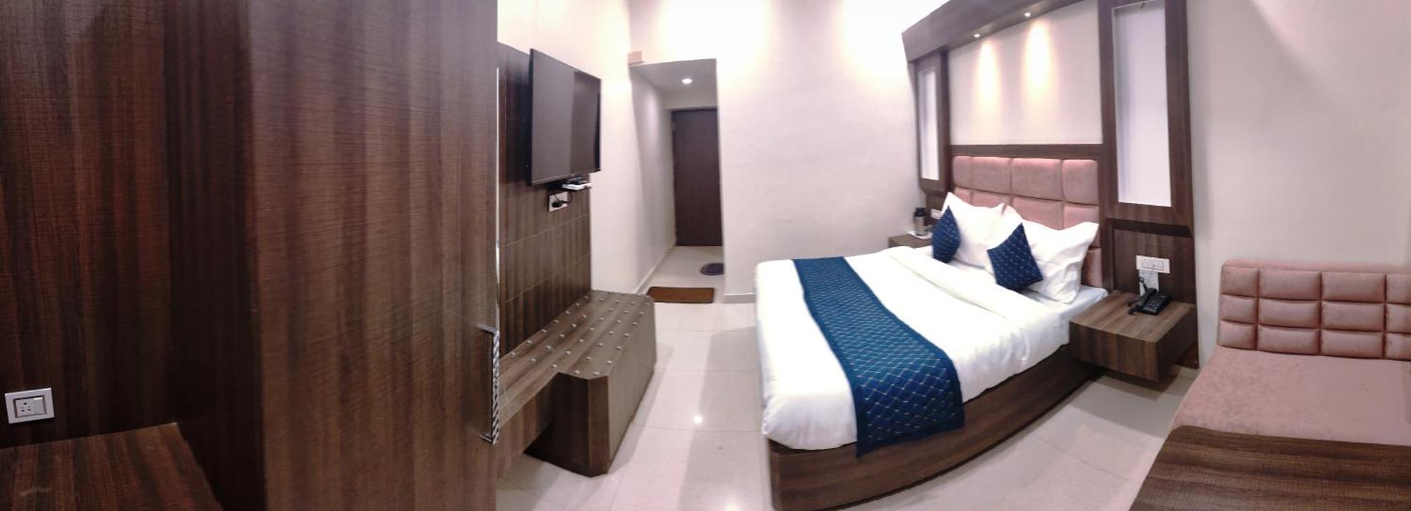 Hotel Krishna Katra  Ngoại thất bức ảnh
